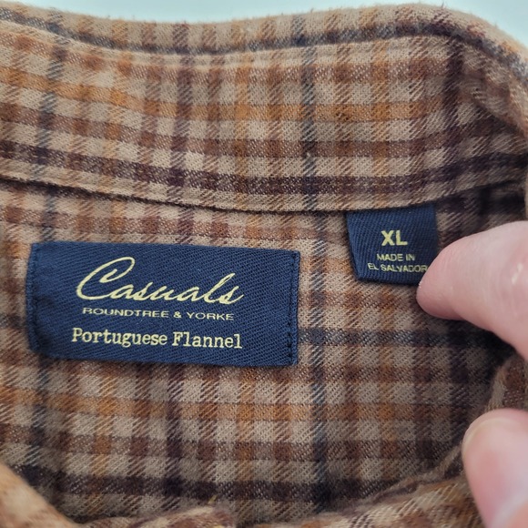Roundtree & Yorke Portuguese Flannel Shirt XL Brown Plaid Button Down Cotton - Picture 3 of 7